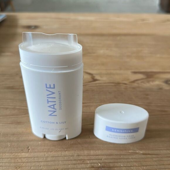 Native Deodorant Cotton & Lily Scent NEW never used 2.65 OZ - Picture 3 of 4